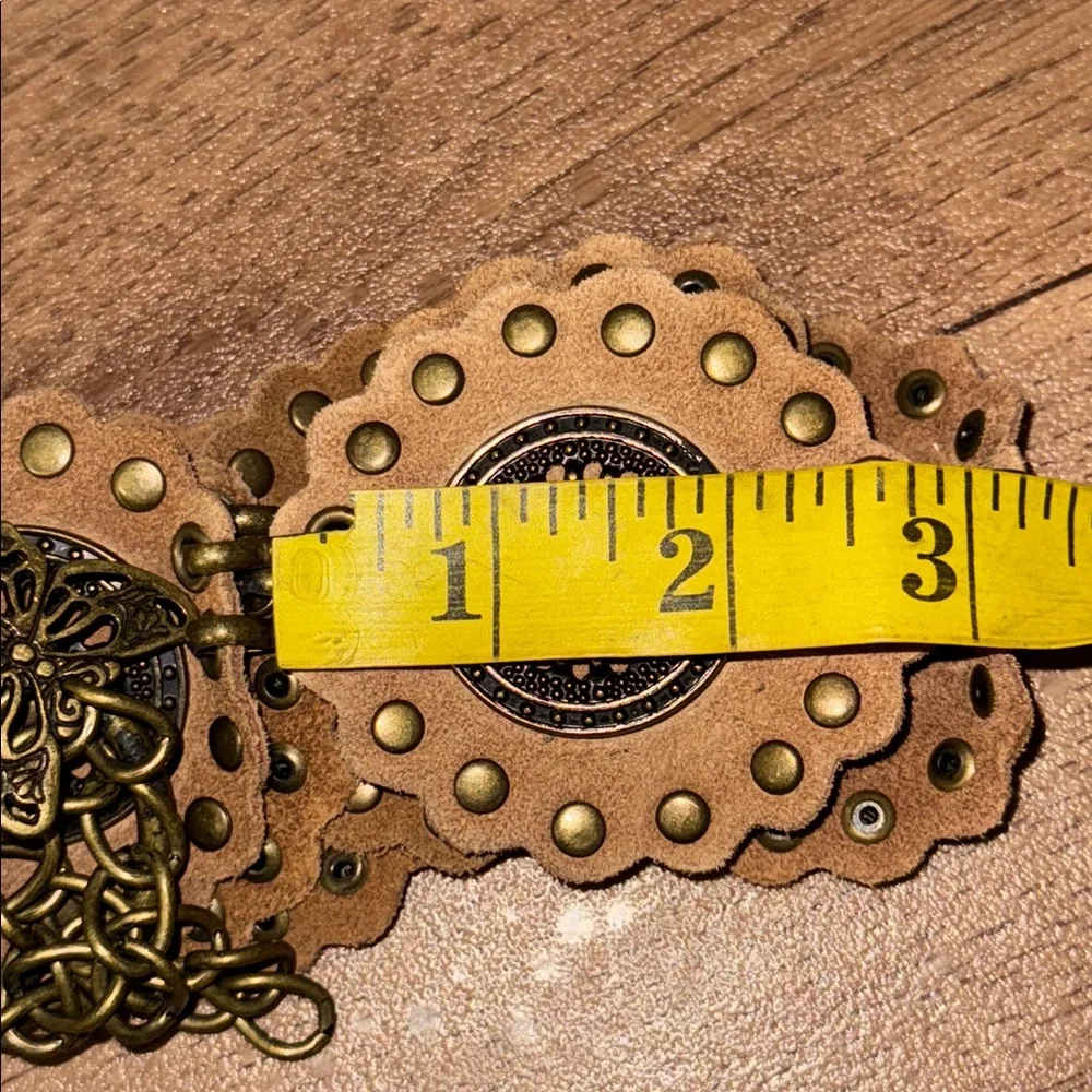 Vintage 90’s Suede Leather Studded Disc Chain Belt W/ Butterfly Detailing Y2K - Picture 7 of 8
